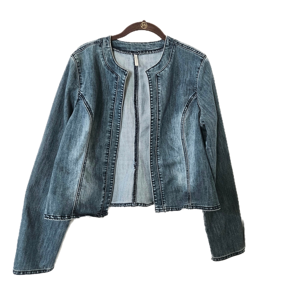 Misses Stone-wash Intricate Detailed Design Lightweight Blue Denim Jacket L